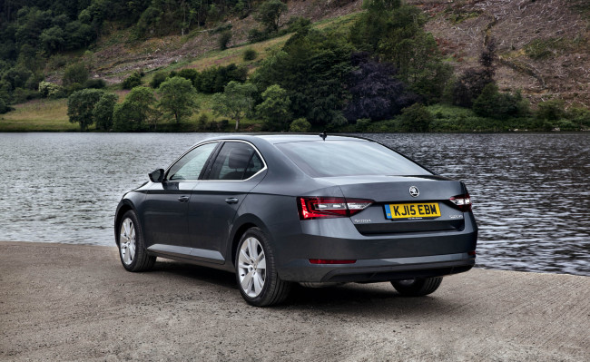 Обои картинки фото автомобили, skoda, 2015г, uk-spec, superb
