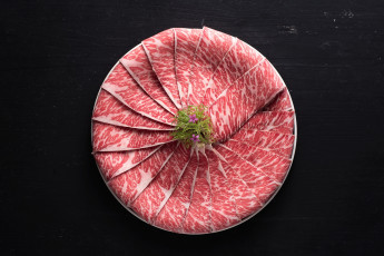 Картинка еда мясные+блюда нарезка бекон зелень мясо