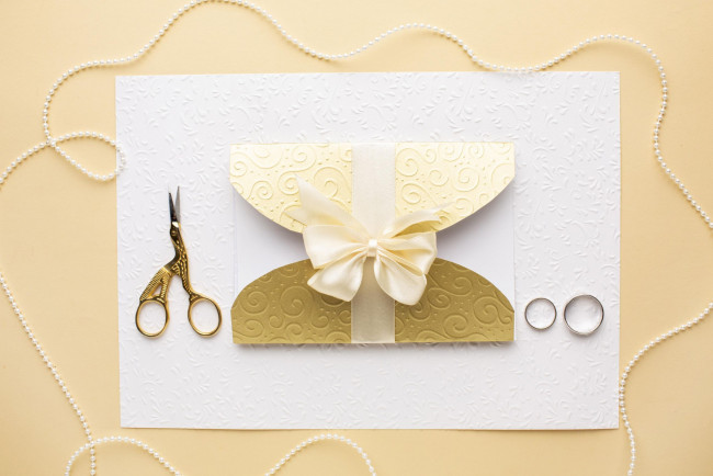 Обои картинки фото разное, ремесла,  поделки,  рукоделие, конферт, ножницы, бант