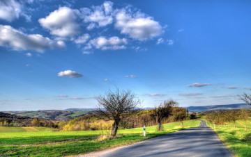 Картинка природа дороги поле трава дорога деревья облака