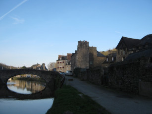 Картинка франция +город+динан города -+мосты река ранс город динан