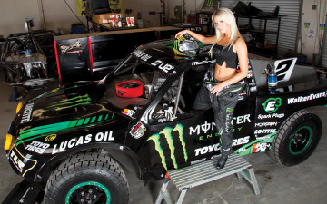 Картинка автомобили авто+с+девушками truck monster kristin morgan