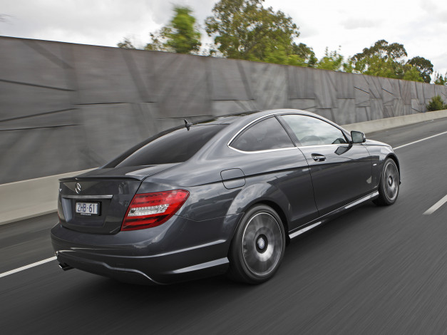 Обои картинки фото автомобили, mercedes-benz, темный, c204, au-spec, sport, coupe, c, 250