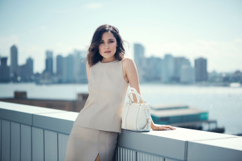 Картинка rose+byrne девушки панорама город мост костюм женщина сумка