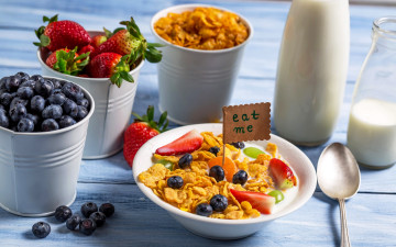 Картинка еда мюсли +хлопья черника клубника молоко хлопья завтрак