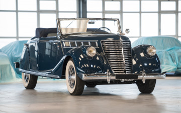 Картинка автомобили классика renault