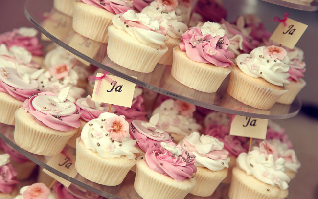 Обои картинки фото еда, пирожные,  кексы,  печенье, cupcake, dessert, sweet, cream, пирожное, кекс, десерт, сладкое