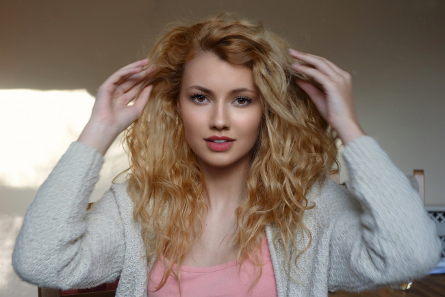 Обои картинки фото девушки, -unsort , блондинки, взгляд, лицо