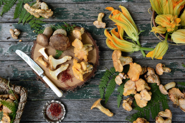 Обои картинки фото еда, грибы,  грибные блюда, лисички