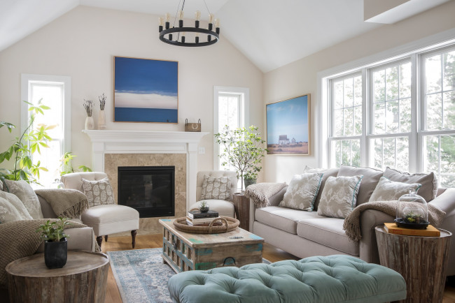 Обои картинки фото интерьер, гостиная, диван, мебель, подушки