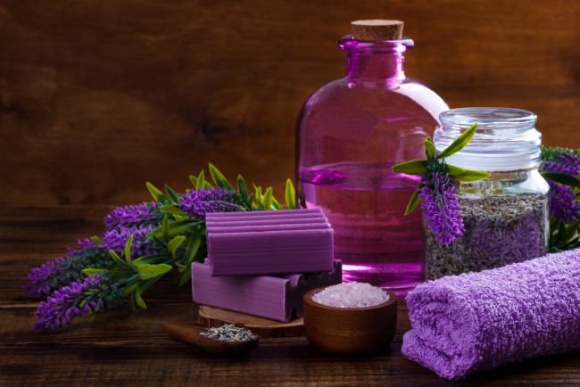 Обои картинки фото разное, косметические средства,  духи, гигиена, здоровый, здоровья, цветов, косметики, фиолетовый, нефть, природный, массаж, лосьон, лаванды, спа, терапия, полотенце, лечение, мыло, кожа, душ, настройка, семена, соль, релаксация, расслабиться
