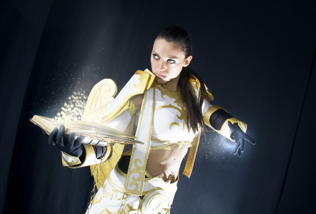 Обои картинки фото разное, cosplay , косплей, книга, фон, девушка