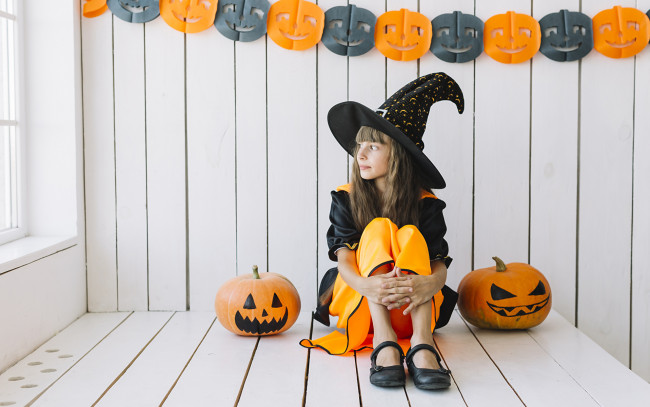 Обои картинки фото праздничные, хэллоуин, тыква, девушка, шляпа