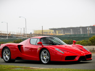 Картинка ferrari+enzo автомобили ferrari красный дорога здания