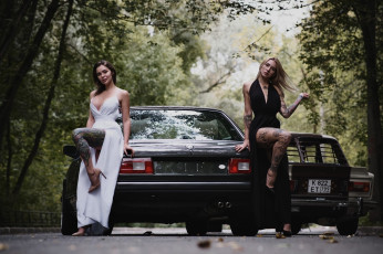 Картинка девушки+и+авто автомобили -авто+с+девушками девушки женщины две вместе разные сексуальные модели звёзды позируют разная обувь верхняя стильная одежда нижнее эротическое бельё трусы лифчик аксессуары макияж колготки чулки и множество элементов на фотографии