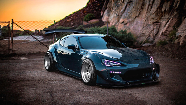 Обои картинки фото toyota gt86, автомобили, toyota, зеленый, ограда, горы