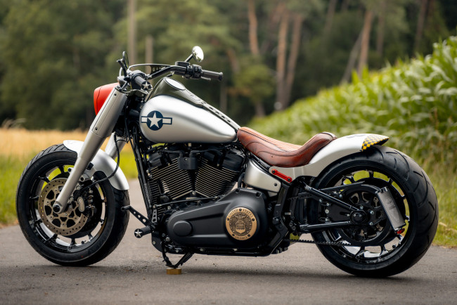 Обои картинки фото мотоциклы, harley-davidson, softail, fat, boy, 117, customized, custombikes, shimmy, iv