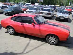 Картинка автомобили выставки уличные фото