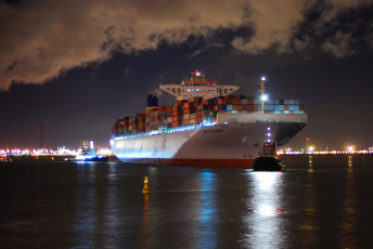 обоя корабли, разные, вместе, контейнеровоз, буксиры