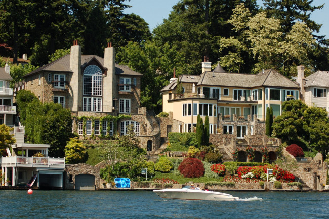 Обои картинки фото города, улицы, площади, набережные, лестница, окно, плющ