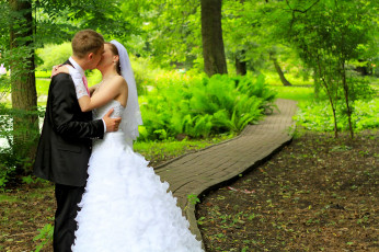 Картинка автор yuri kozlov разное мужчина+женщина свадьба жених невеста парк