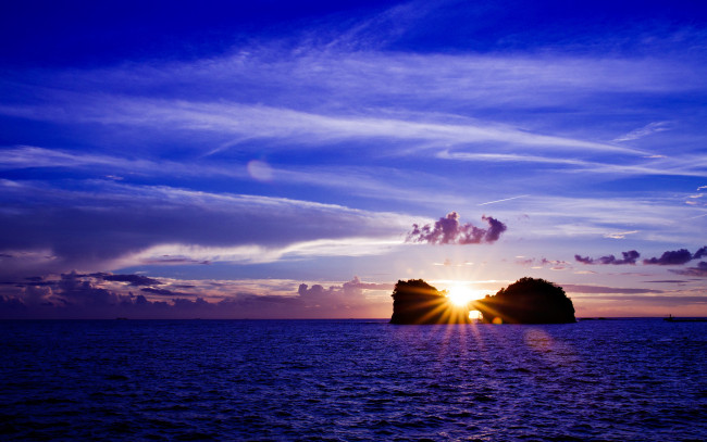 Обои картинки фото beautiful, sea, and, sky, природа, восходы, закаты, красота, синий, океан, голубое, небо, рассвет, скала, простор