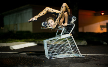 Картинка -Unsort+Креатив девушки unsort креатив девушка коляска ситуация