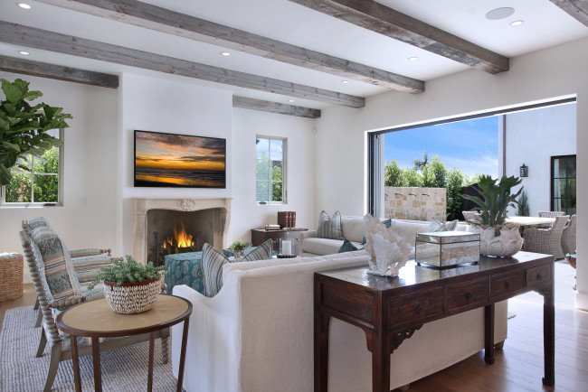 Обои картинки фото интерьер, гостиная, стиль, цветы, люстры, кухня