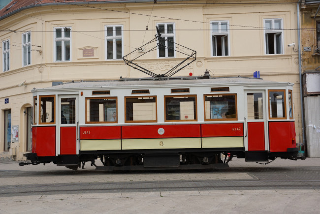 Обои картинки фото техника, трамваи, трамвай, улица, рельсы, город