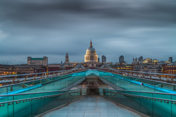 Картинка st+pauls+from+millenium+bridge города лондон+ великобритания собор мост