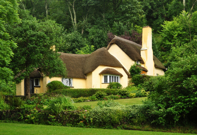 Обои картинки фото города, - здания,  дома, трава, деревья, дом