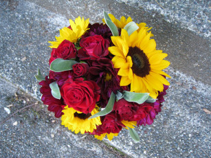 Картинка цветы букеты +композиции георгины подсолнухи розы