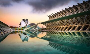 Картинка города -+панорамы отражение строения вода