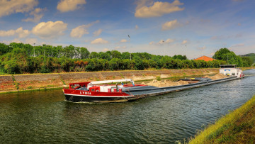 Картинка корабли баржи река