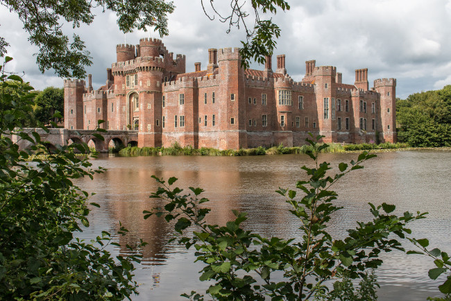 Обои картинки фото herstmonceux castle, города, замки англии, замок