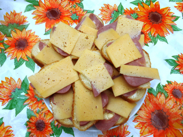 Обои картинки фото еда, бутерброды,  гамбургеры,  канапе, хлеб, сыр, колбаса