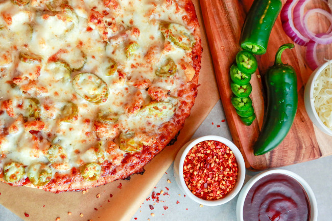 Обои картинки фото еда, пицца, перец