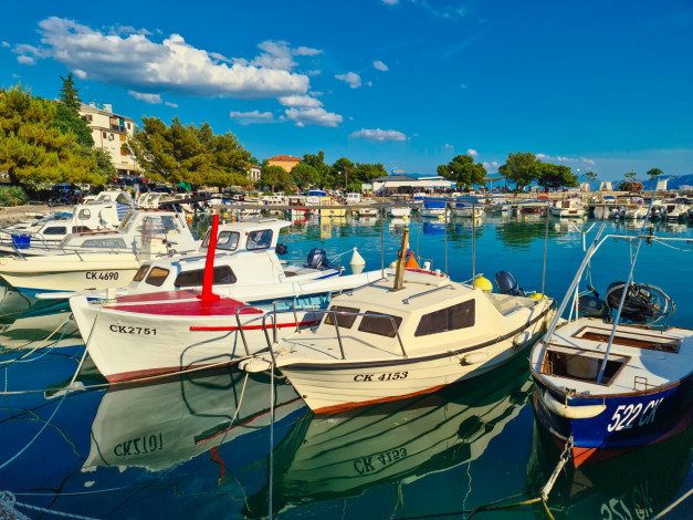 Обои картинки фото корабли, порты ,  причалы, катера, пристань