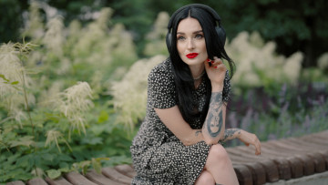 Картинка девушка+-+girl девушки -+брюнетки +шатенки девушка женщина брюнетка темноволосая сексуальная модель звезда позирует разная обувь верхняя стильная одежда нижнее эротическое бельё трусы лифчик колготки чулки аксессуары макияж и множество элементов на фотографии