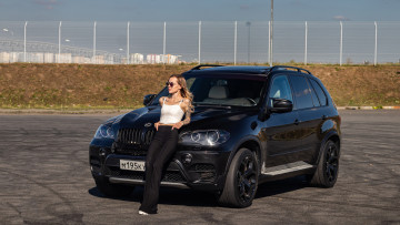 Картинка автомобили -авто+с+девушками красивая девушка