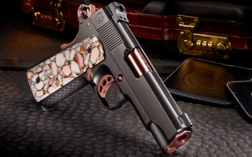 Картинка оружие пистолеты hawk