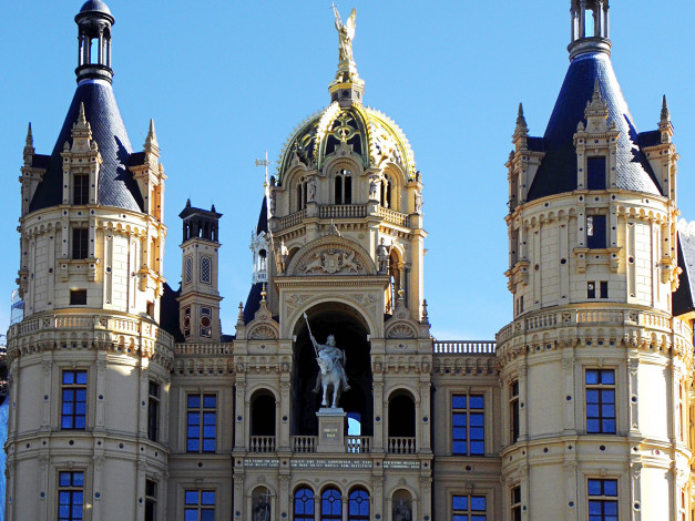 Обои картинки фото города, замок, шверин, германия, башни, скна, купола