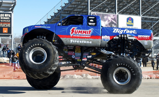 Обои картинки фото спорт, big, foot, колеса