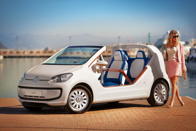 Обои картинки фото volkswagen, up, azzurra, sailing, team, by, italdesign, автомобили, авто, девушками