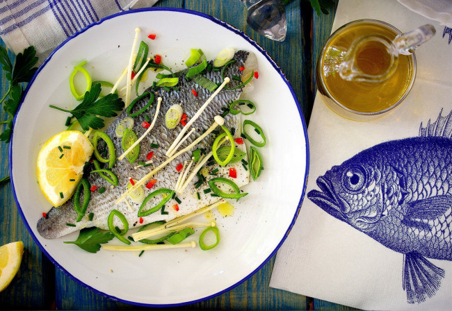 Обои картинки фото еда, рыбные, блюда, морепродуктами, рыба, лимон, специи