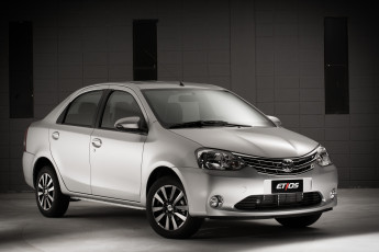 обоя автомобили, toyota, 2014г, sedan, platinum, etios