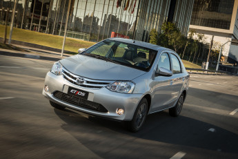 Картинка автомобили toyota sedan 2014г platinum etios