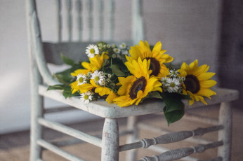 Картинка цветы разные+вместе стул фон