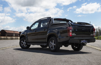 Картинка автомобили isuzu limited edition cab d-max double 2015г