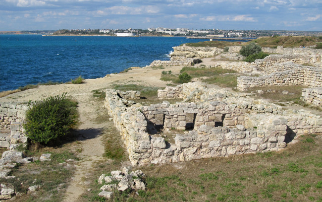 Обои картинки фото херсонес, города, - панорамы, дом, крым, жилой, остатки, руины, камни